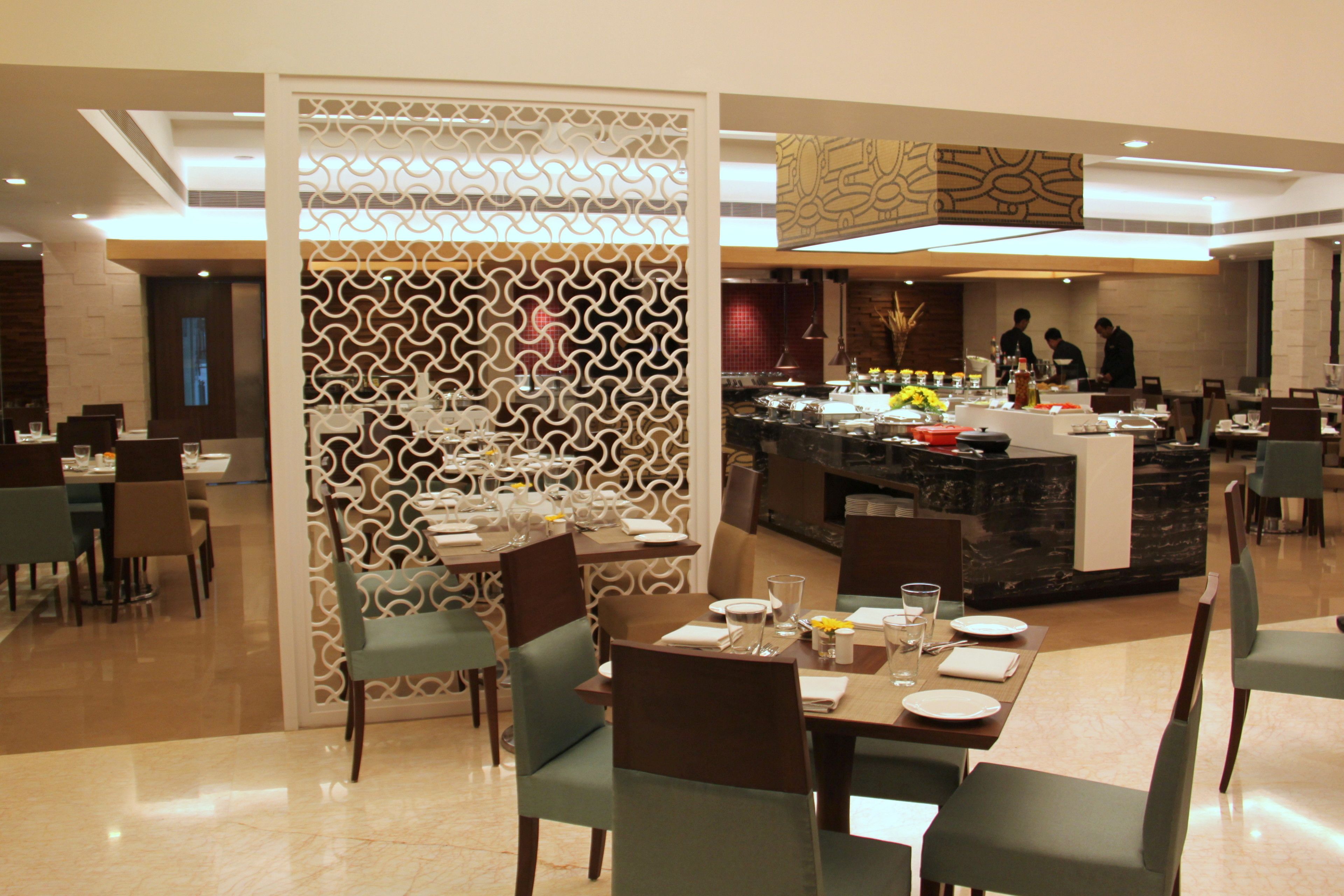 2 restaurants, breakfast, lunch, dinner served; international cuisine