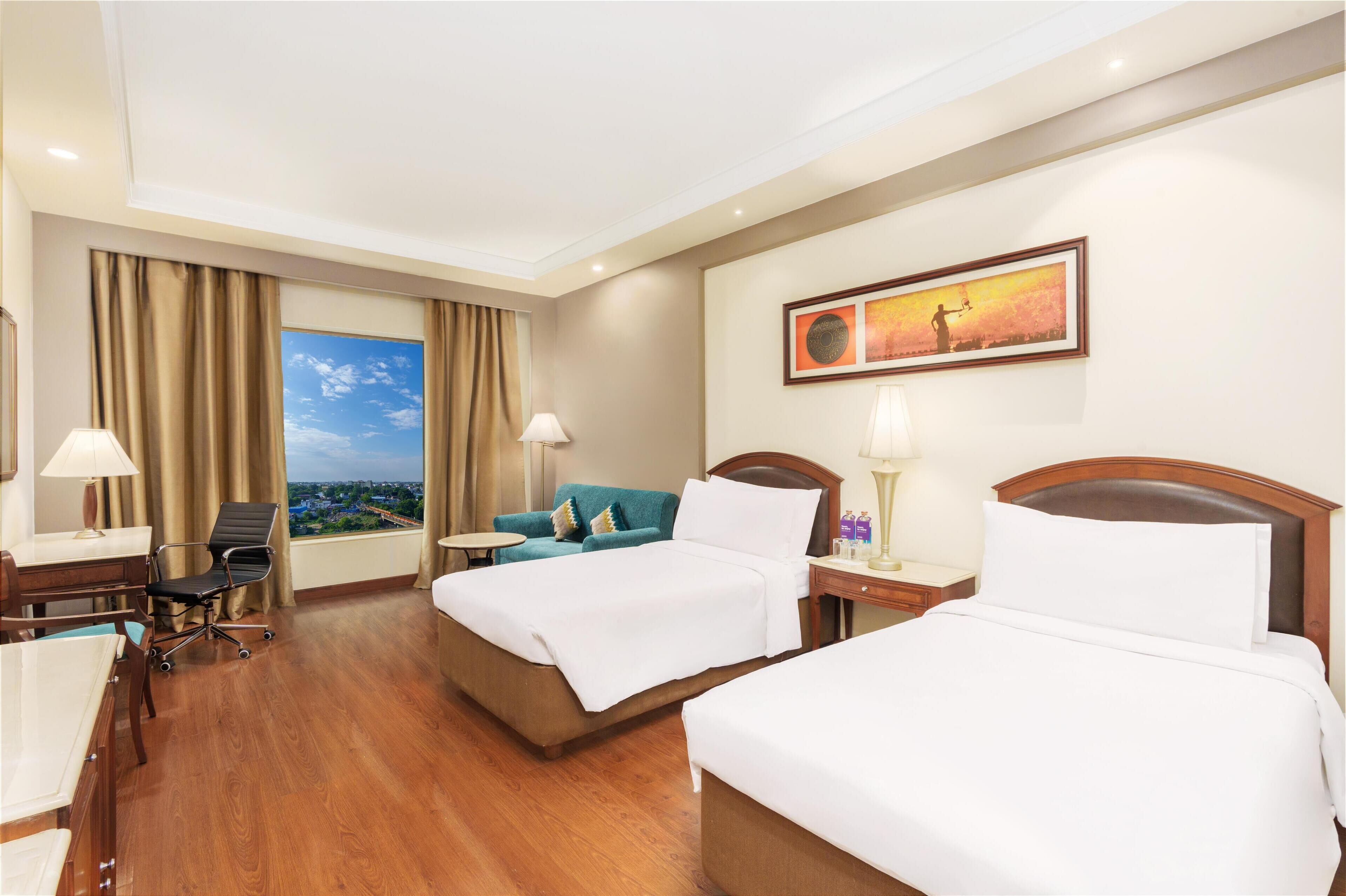 Minibar, in-room safe, desk, iron/ironing board