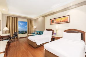 Minibar, in-room safe, desk, iron/ironing board