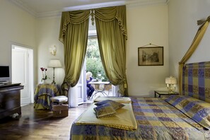 Luxury Double Room, 1 King Bed, Ensuite | Minibar, in-room safe, desk, blackout curtains - Relais Villa Antea (Florence)