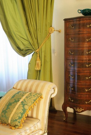 Luxury Double Room, 1 King Bed, Ensuite | Minibar, in-room safe, desk, blackout curtains - Relais Villa Antea (Florence)