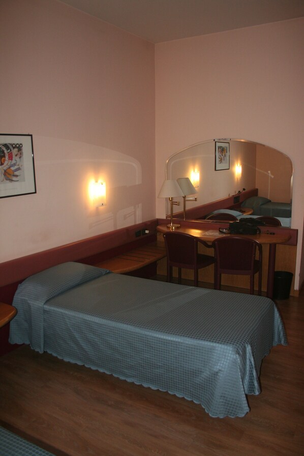 Twin Room, 2 Single Beds