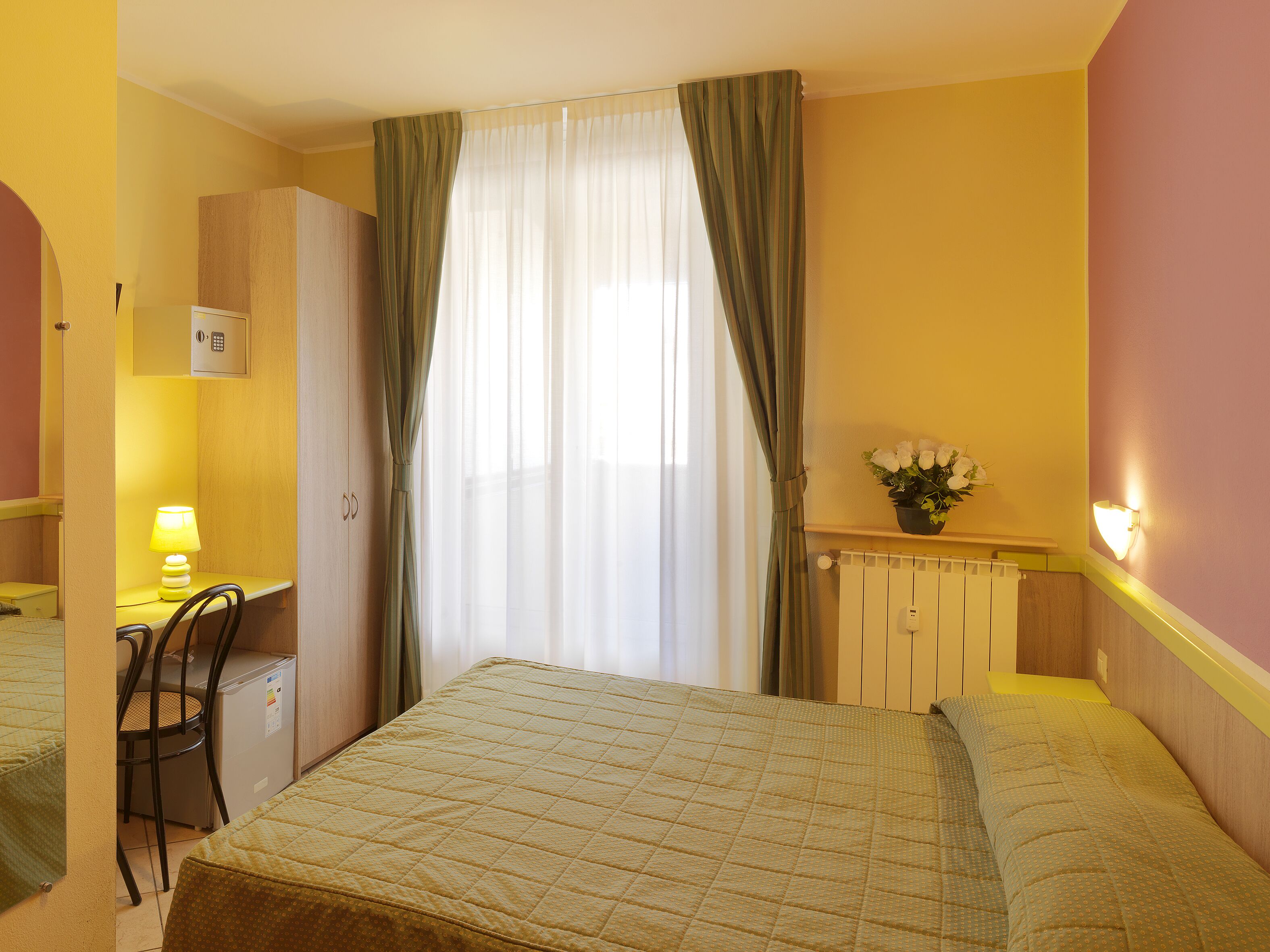Minibar, in-room safe, desk, free WiFi