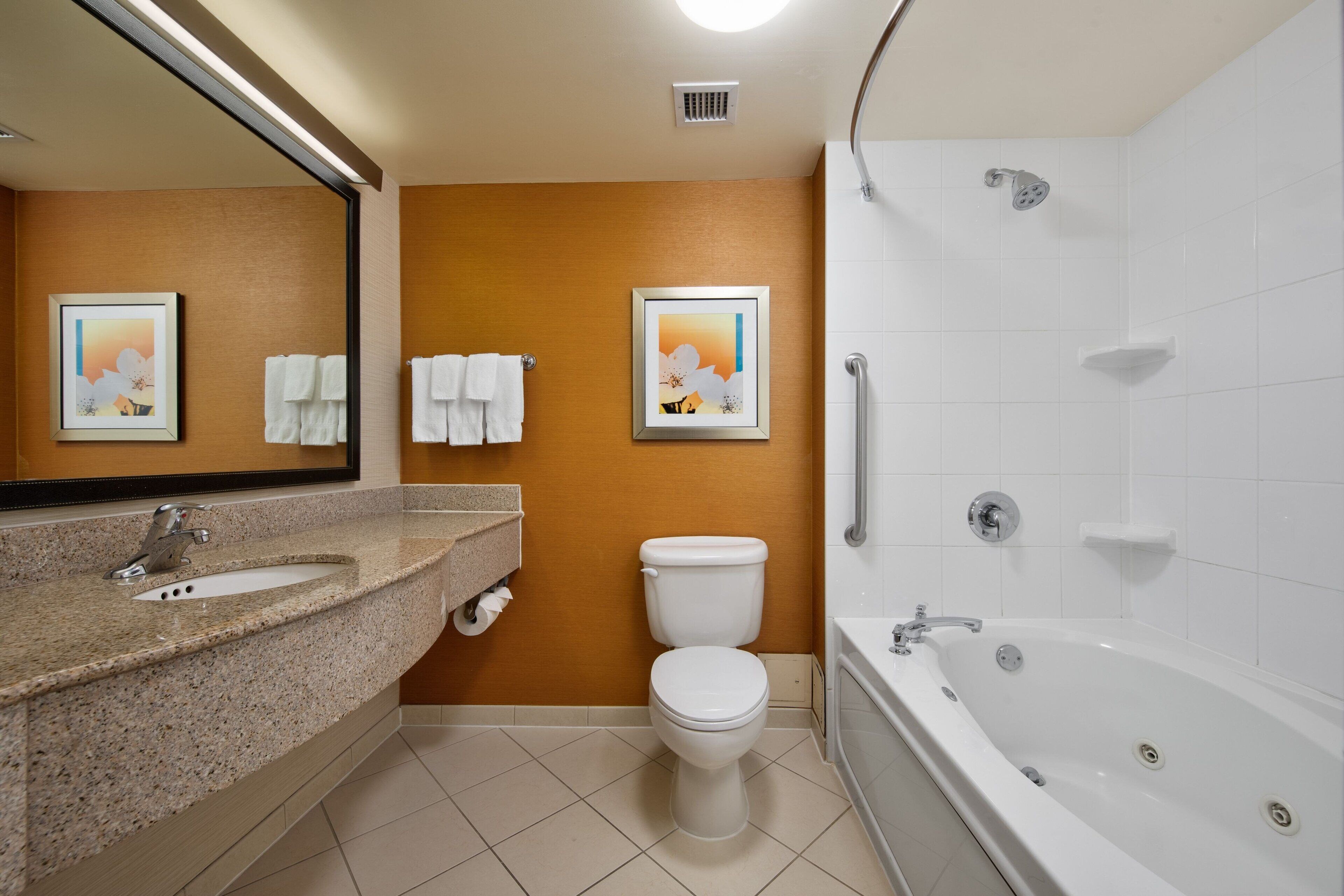 Photo - Fairfield Inn & Suites by Marriott Toronto Airport