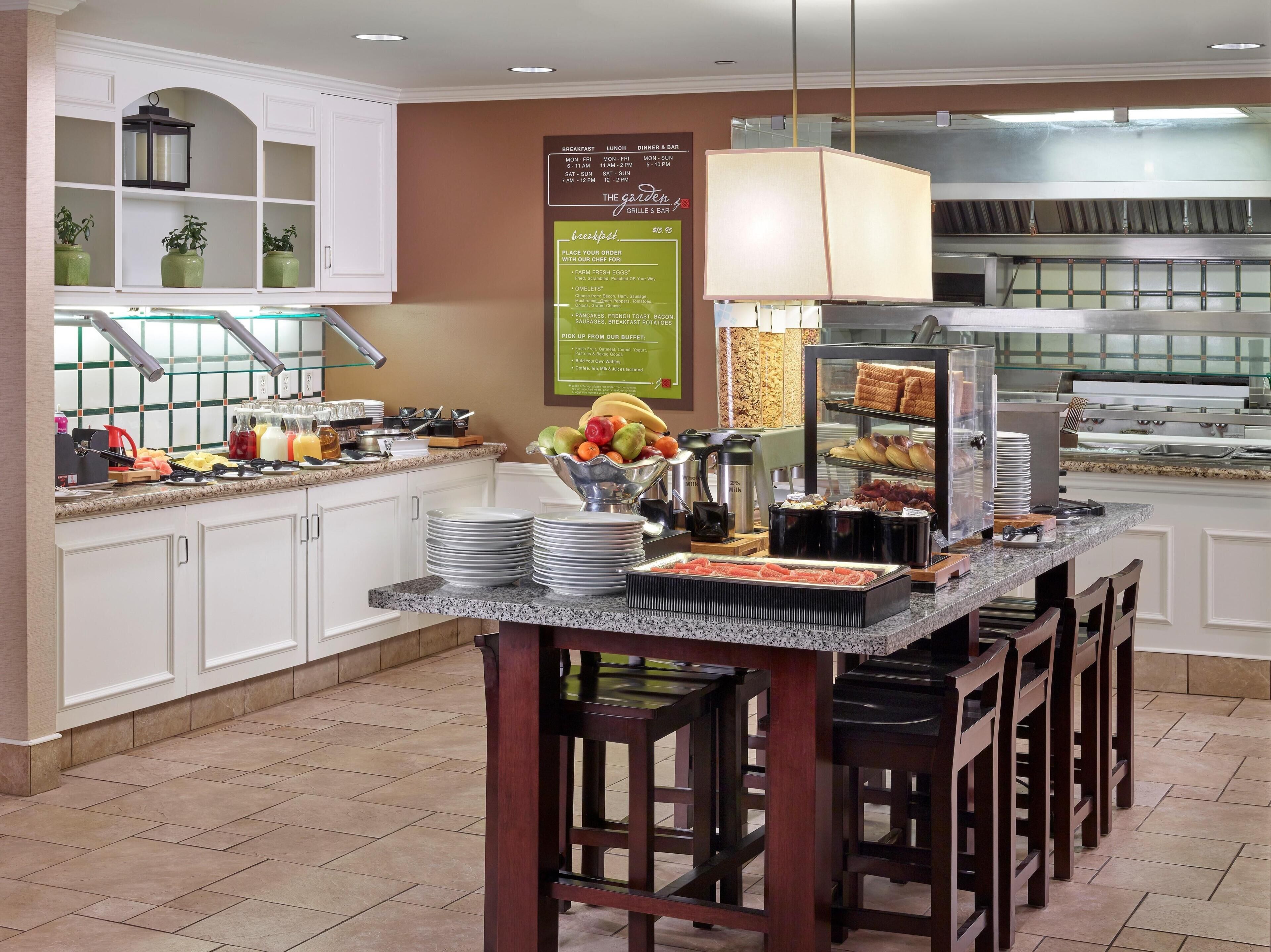 Daily buffet breakfast (CAD 15.95 per person)