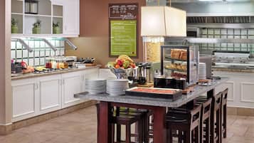 Daily buffet breakfast (CAD 15.95 per person)