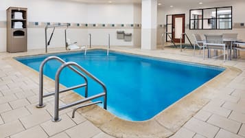 Indendørs pool