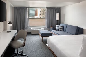 Premium bedding, pillow-top beds, laptop workspace, iron/ironing board - Courtyard by Marriott Stamford Downtown (Stamford)