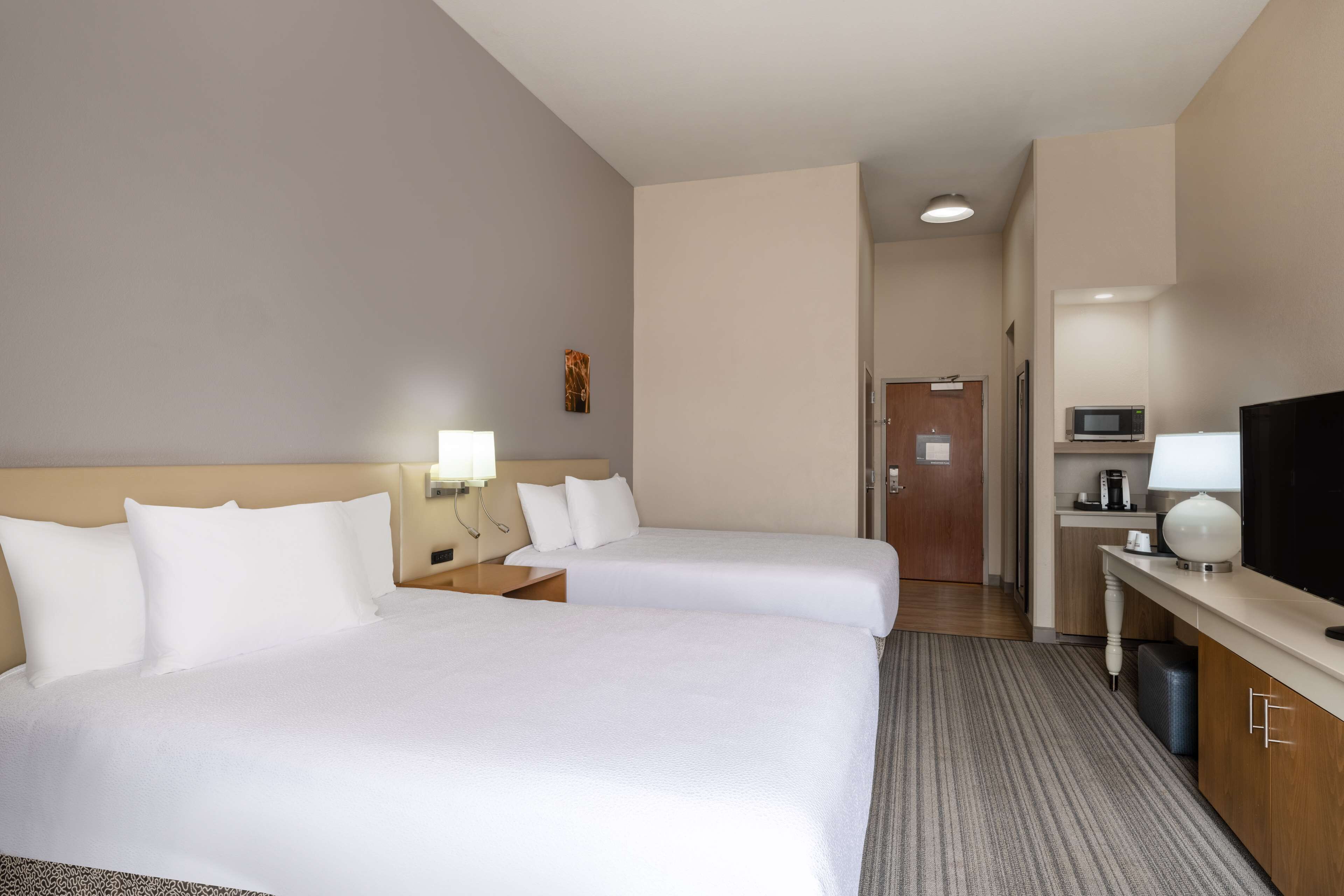 Photo - Hilton Garden Inn Bakersfield