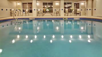 Indoor pool, pool loungers