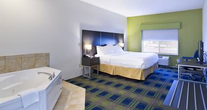Holiday Inn Express Hotel & Suites Vermillion by IHG
