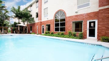 Piscina externa