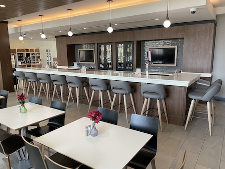 Bar (on property). Holiday Inn Atlanta-Gas South Arena Area by IHG