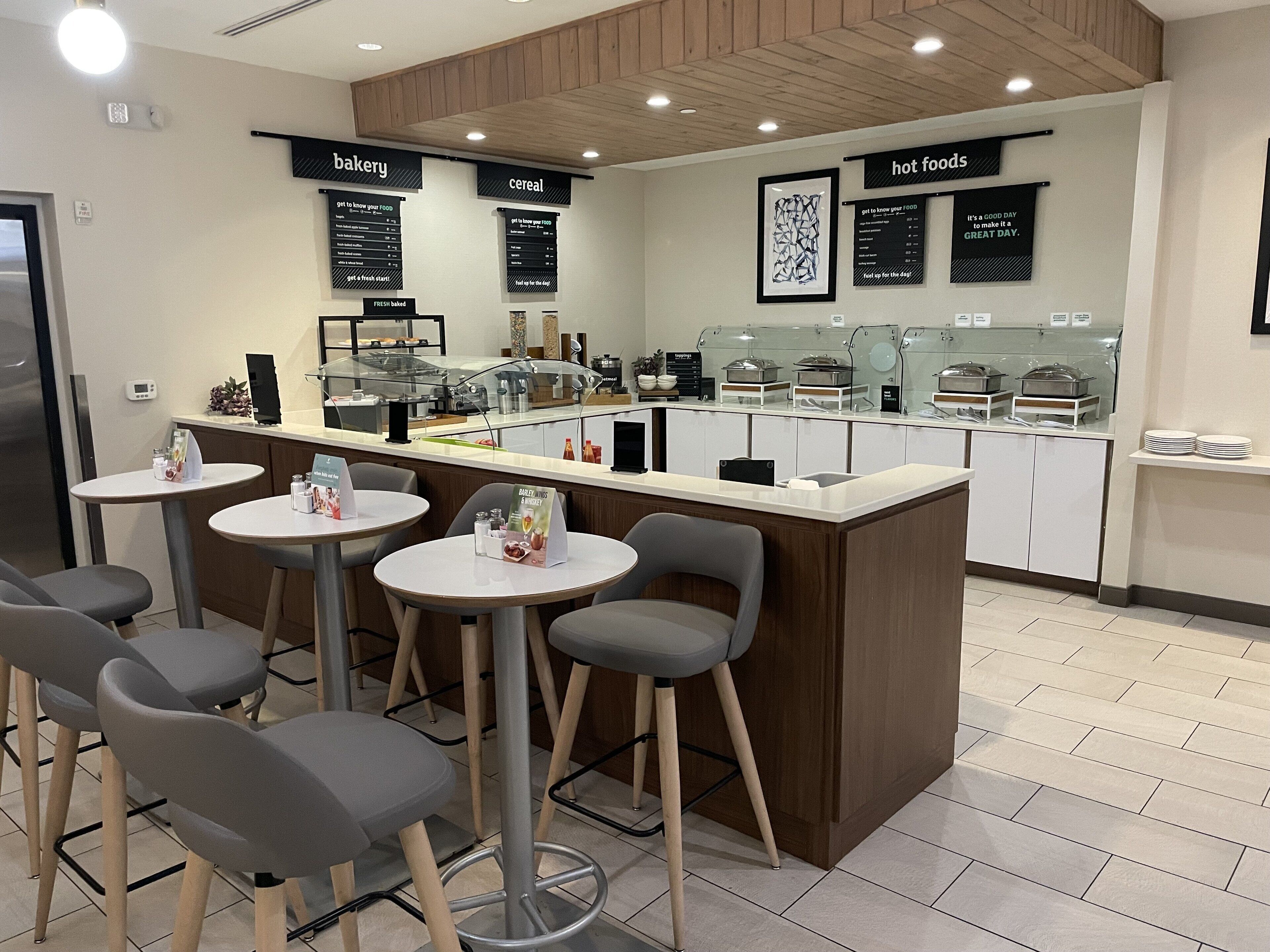 daily buffet breakfast for a fee