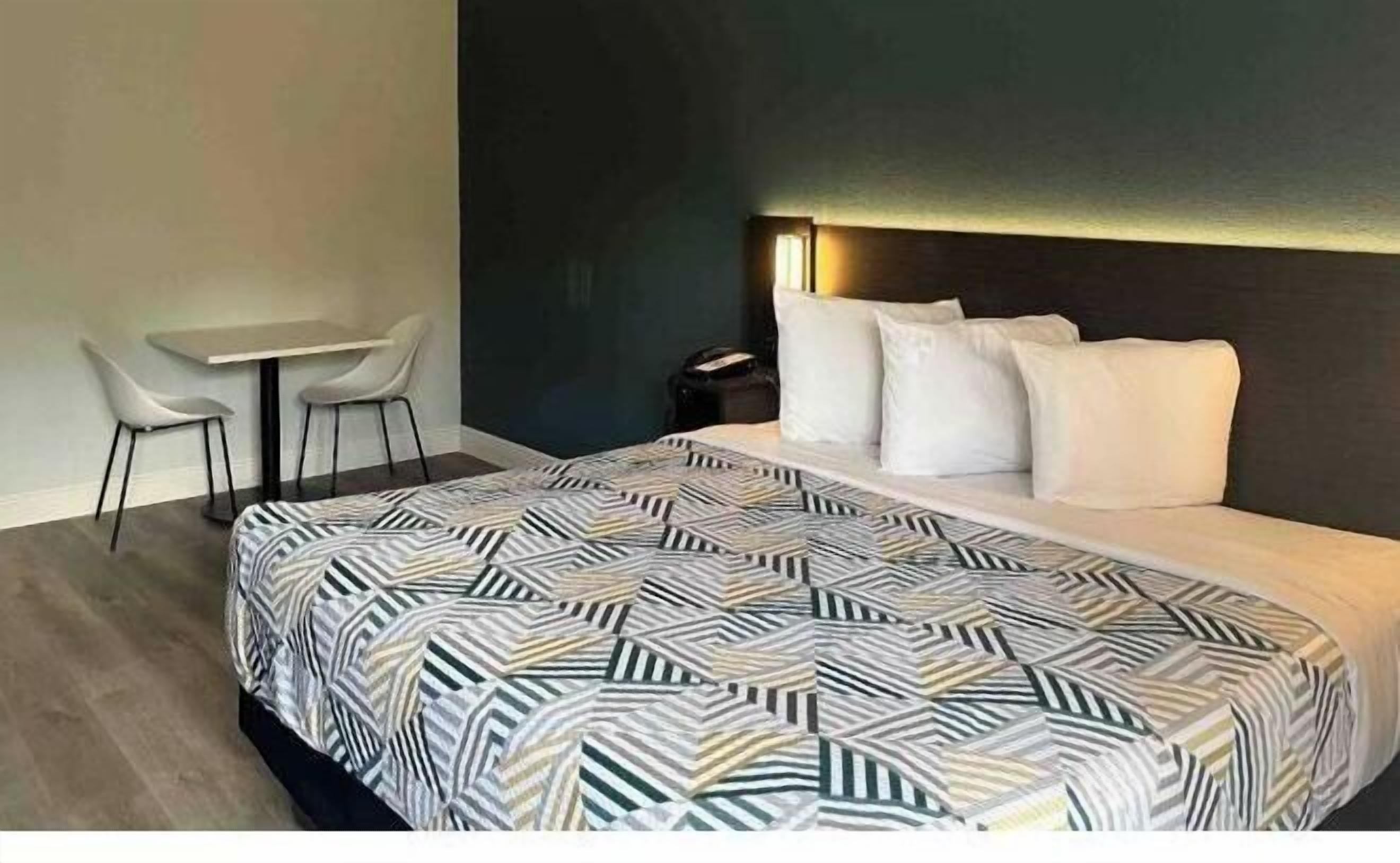 Wifi gratis y ropa de cama 