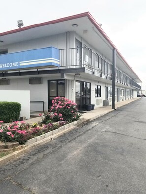 Exterior - Skyline Inn (Conway)