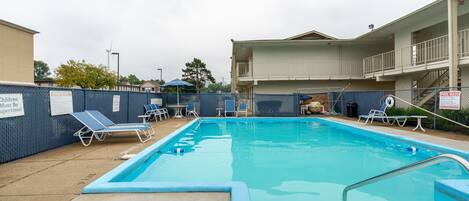 Kolam renang outdoor