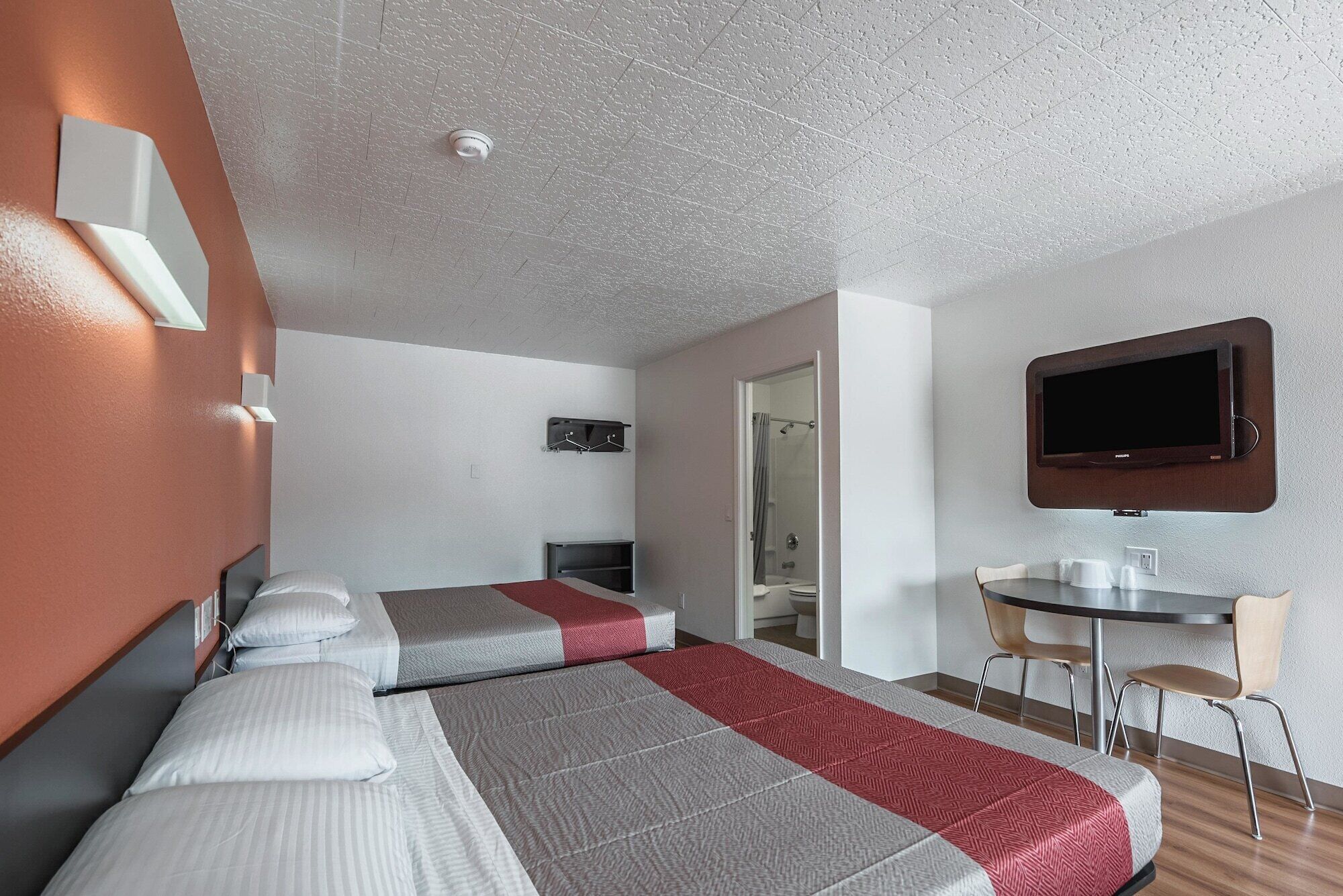 Free WiFi, bed sheets, alarm clocks