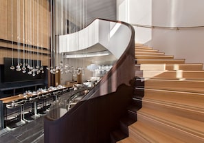 2 Restaurants; Mittagessen und Abendessen werden serviert