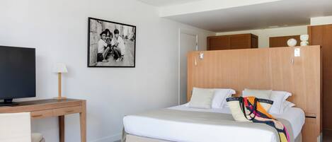 Superior kamer | Luxe beddengoed, een minibar, een kluis op de kamer