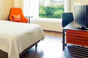 Executive Room, 1 King Bed