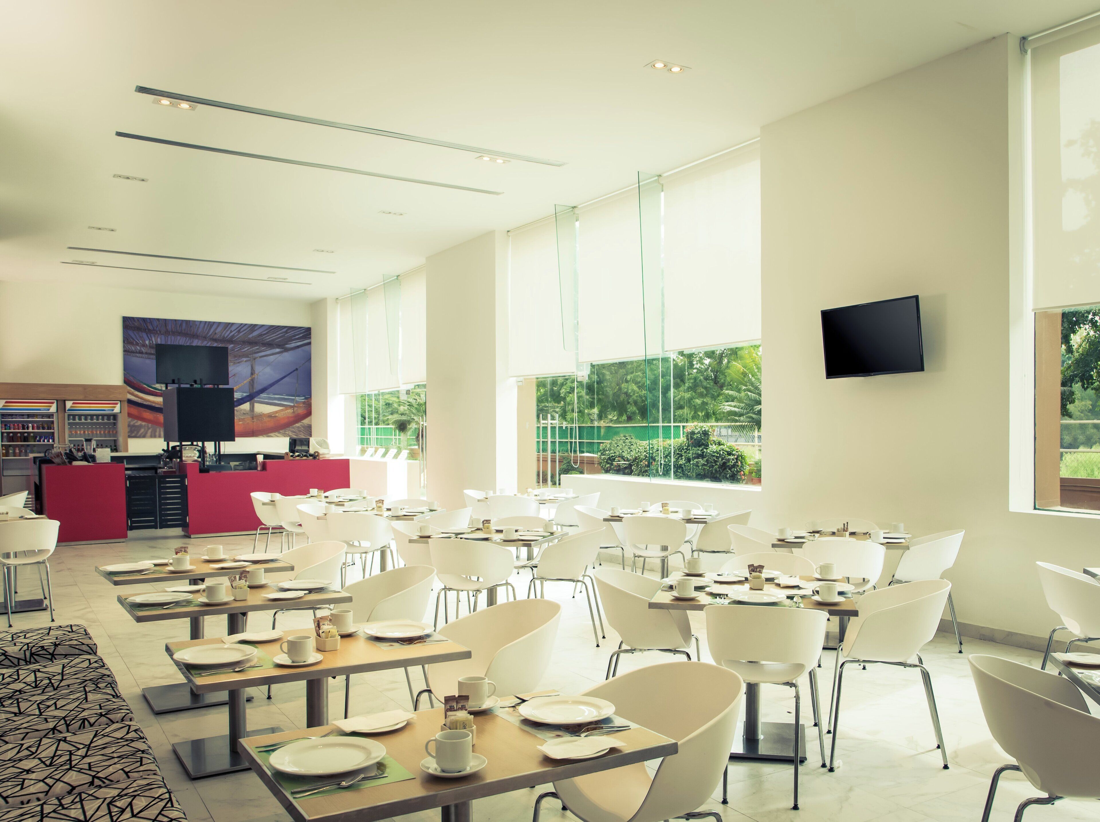 breakfast, lunch and dinner served