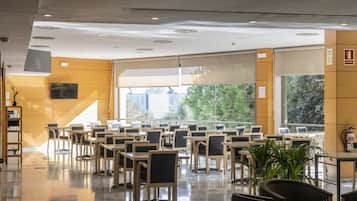 包每日自助早餐