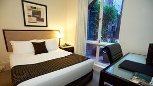 Room - Coppin Apartments on Little Bourke (Melbourne)