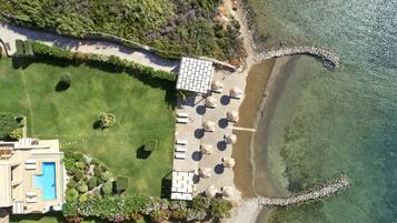 Elounda Seafront Villa | Premium bedding, down comforters, minibar, in-room safe