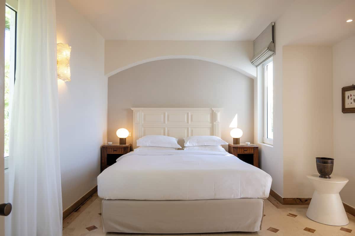 Suite de lujo, 2 habitaciones | 2 habitaciones, ropa de cama de alta calidad, edredón y minibar