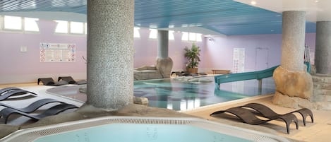 Alberca techada y alberca al aire libre por temporada