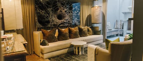 Couples treatment rooms, hot tub, steam room, Turkish bath