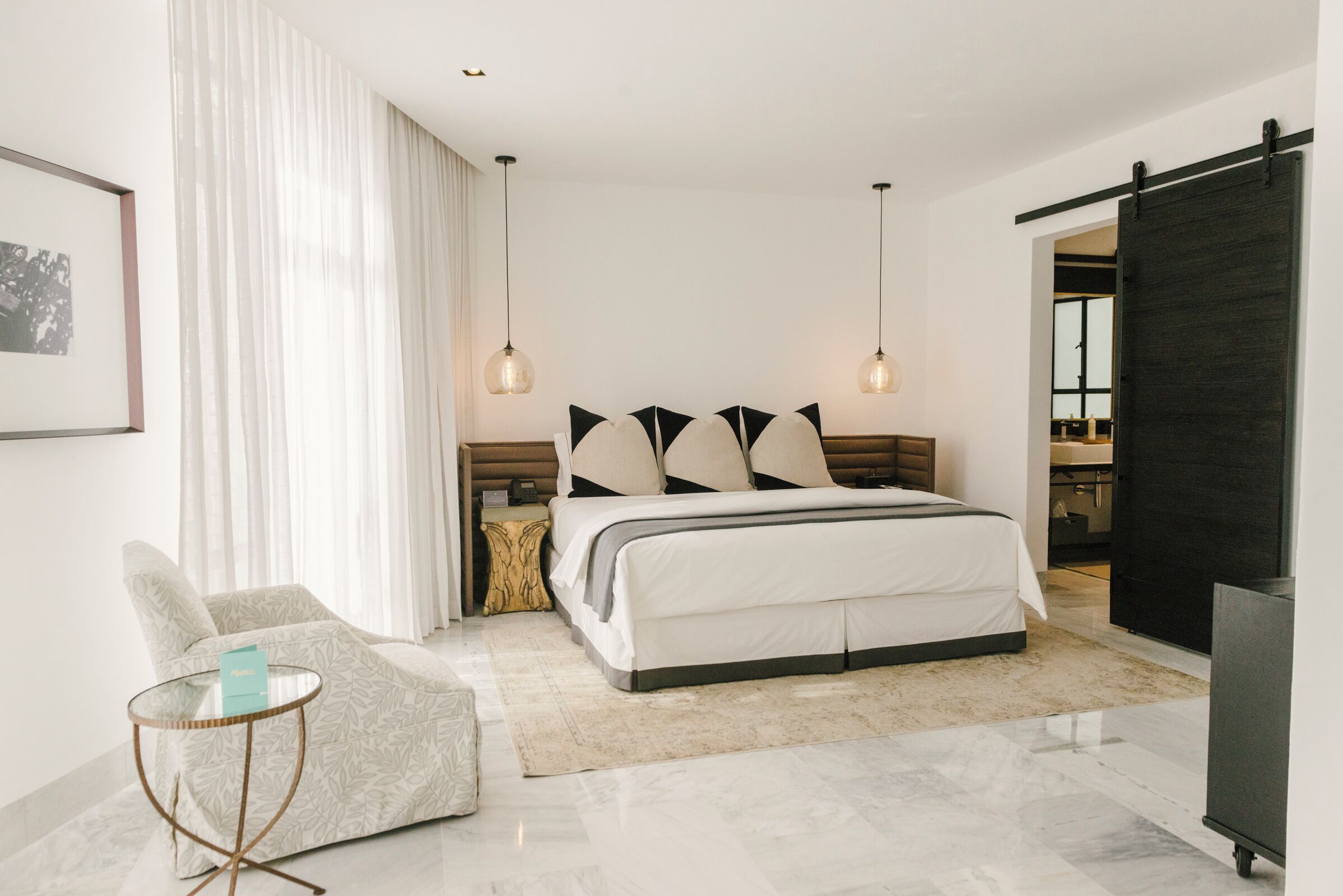 Deluxe Room | Egyptian cotton sheets, premium bedding, down comforters, pillowtop beds