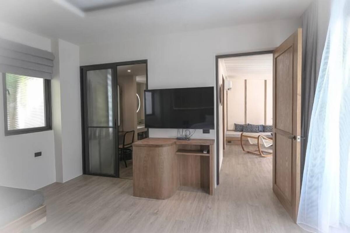 Private kitchen | Coffee/tea maker, fridge
