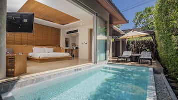 Minibar, in-room safe, blackout drapes, free WiFi