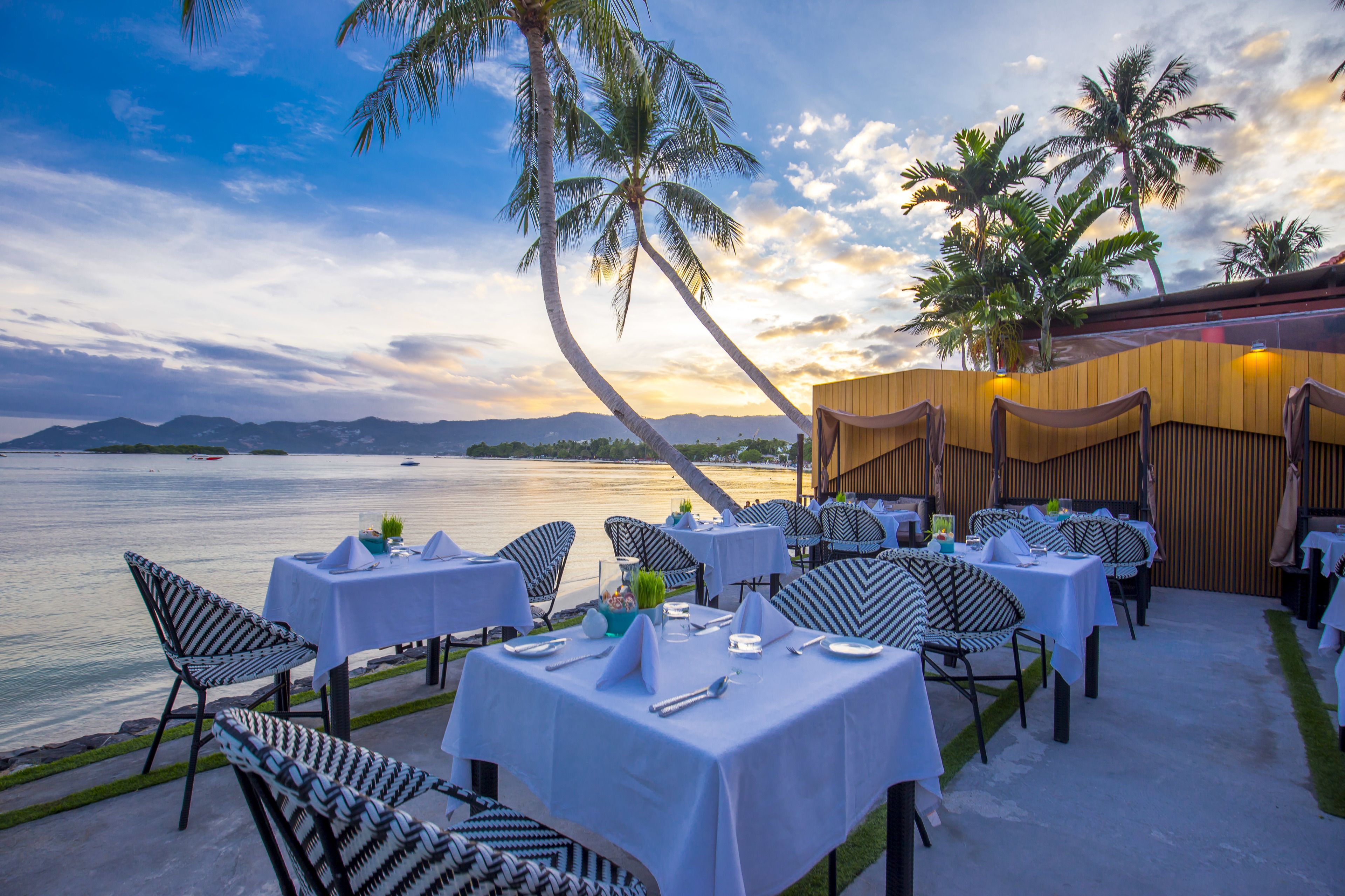 Breakfast, lunch, dinner served; Italian cuisine, beach views 