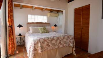 Tallelokero huoneessa, yksilöllisesti sisustettu