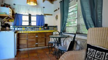 27-Zoll-Flachbildfernseher mit Kabelempfang, Fernseher