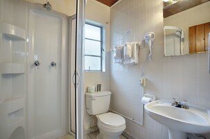 Standard Room, 1 Queen Bed with Sofa bed | Bathroom | Shower, free toiletries, towels