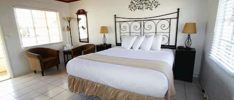 Standard Room, 1 King Bed | Iron/ironing board, free WiFi