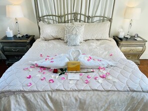 Chambre Romantique, 1 très grand lit, bain à remous