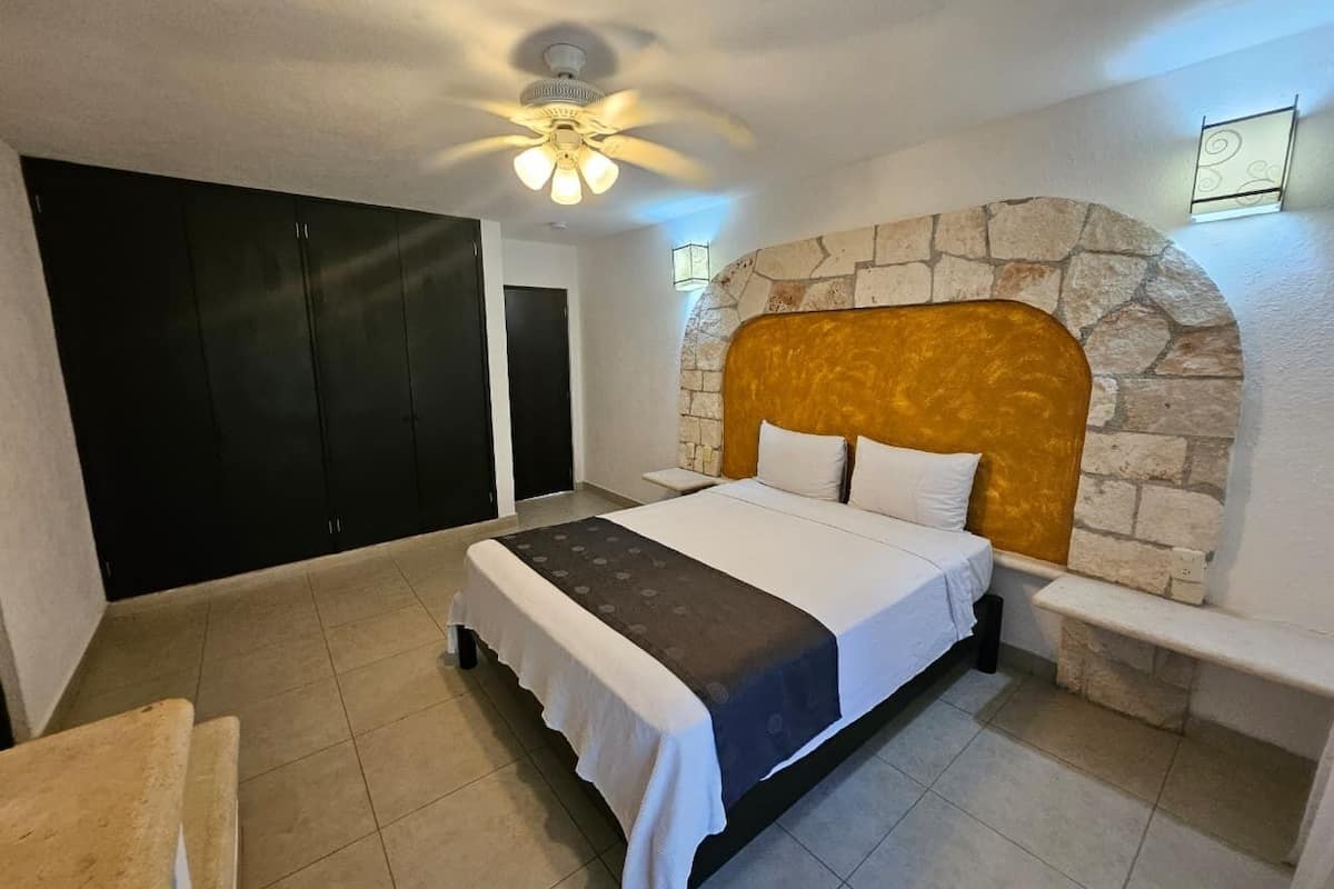 Basic Room | In-room safe, blackout drapes, free WiFi, bed sheets