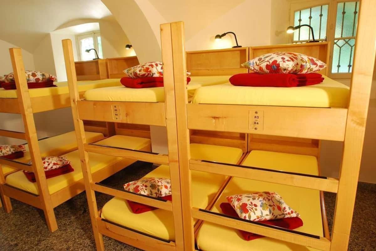 1 Posto letto in dormitorio misto (1 letto in camera da 16) | Wi-Fi gratuito, lenzuola