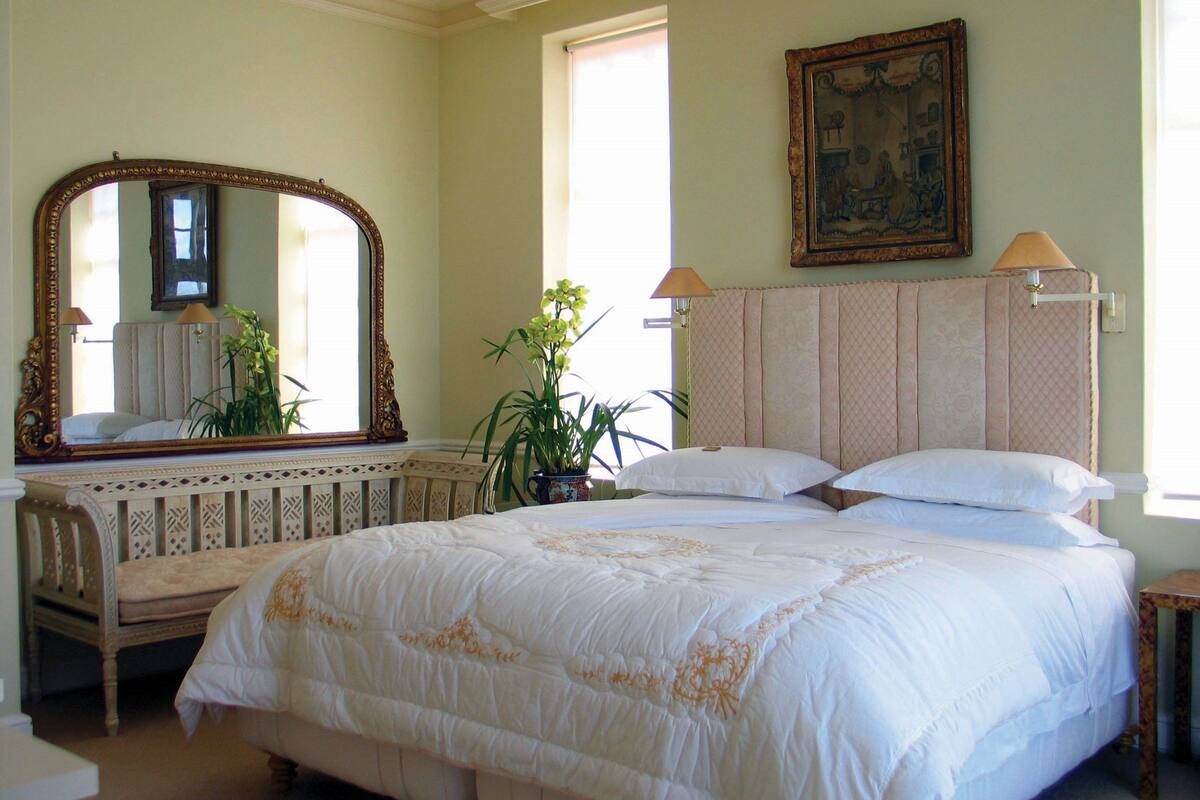 Luxury Penthouse | Premium bedding, down comforters, Tempur-Pedic beds, minibar