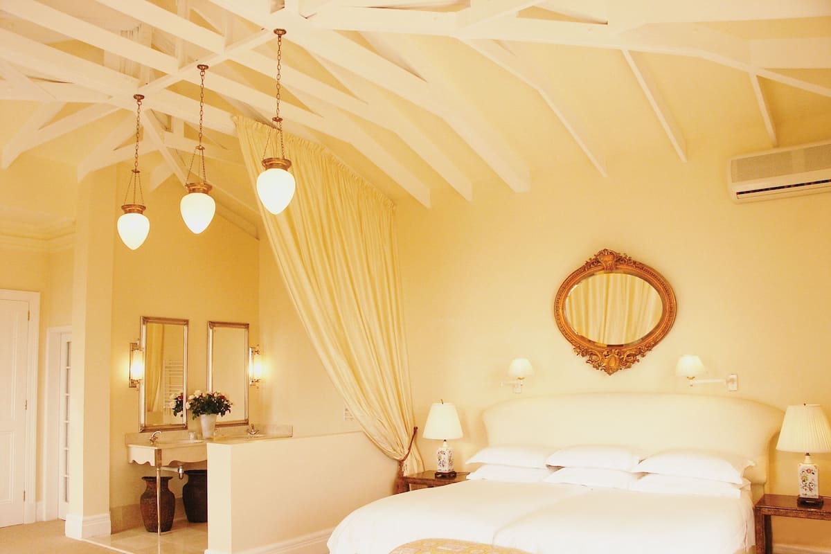 Luxury Suite | Premium bedding, down comforters, Tempur-Pedic beds, minibar