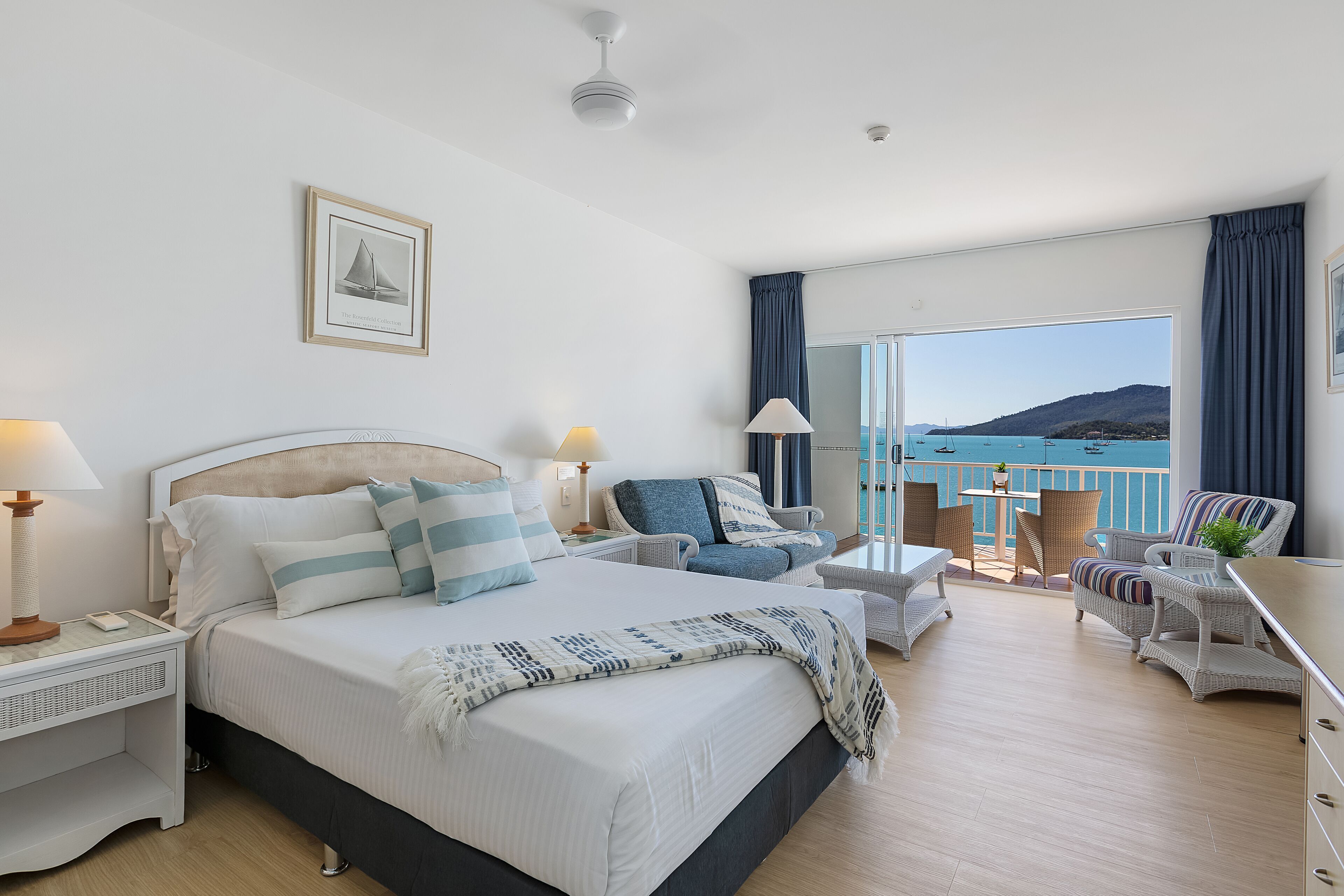 Premium bedding, in-room safe, iron/ironing board, free WiFi