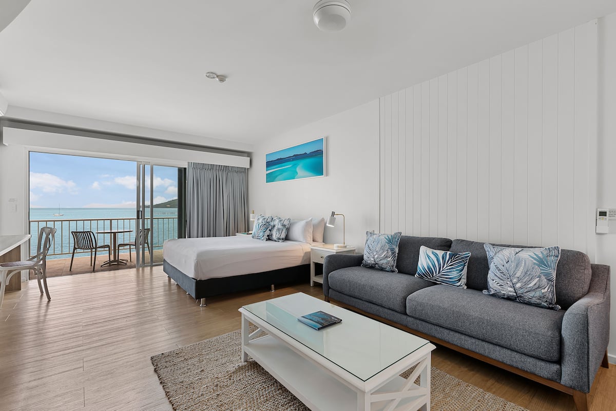 Studio suite (Coral Sea) | Luxe beddengoed, een kluis op de kamer, een strijkplank/strijkijzer