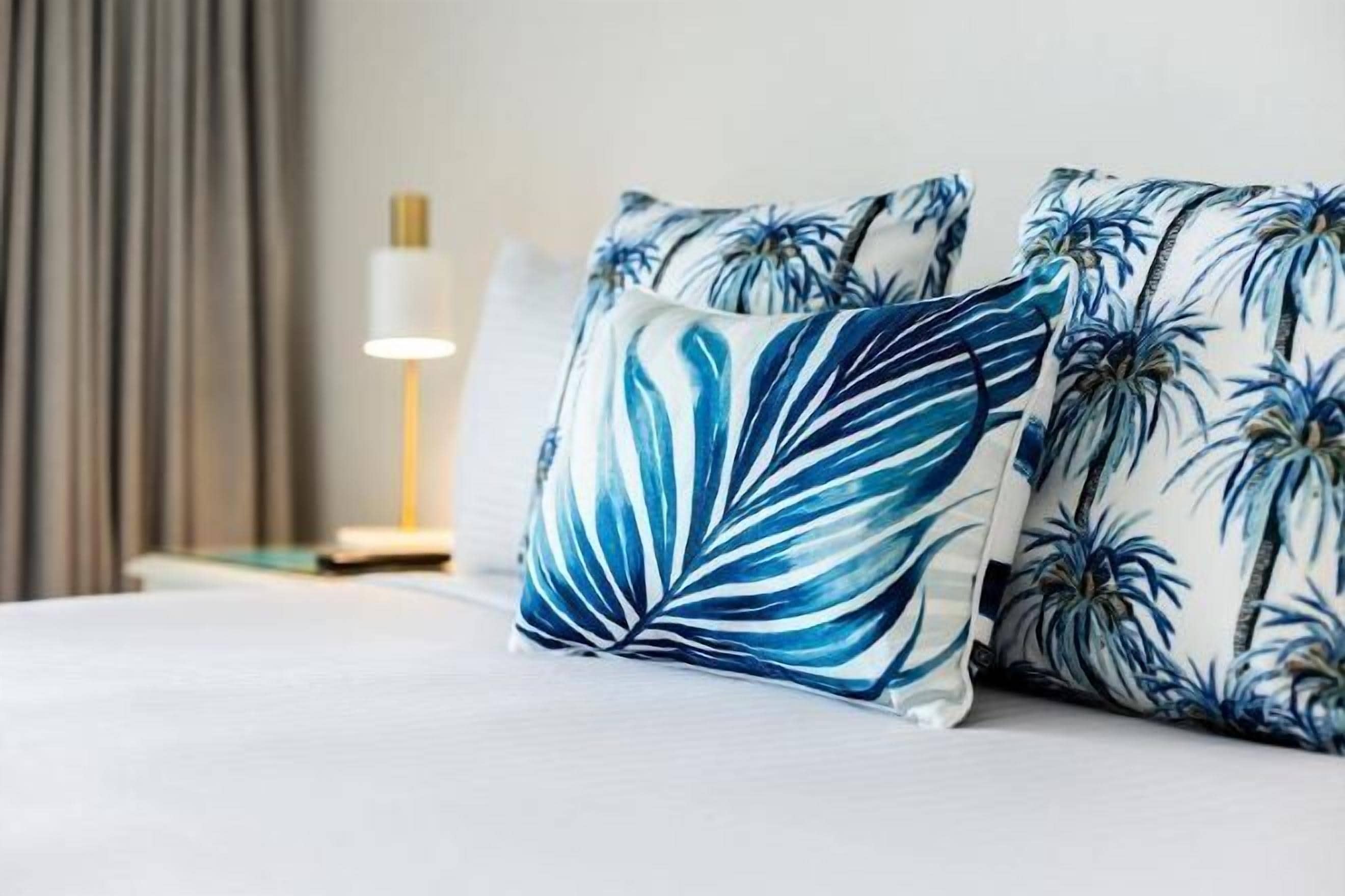 Premium bedding, in-room safe, iron/ironing board, free WiFi