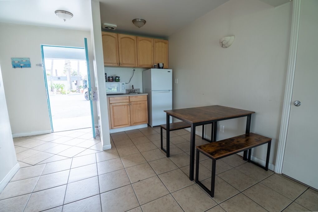 park view suite - pet friendly | iron/ironing board, free wifi, bed sheets