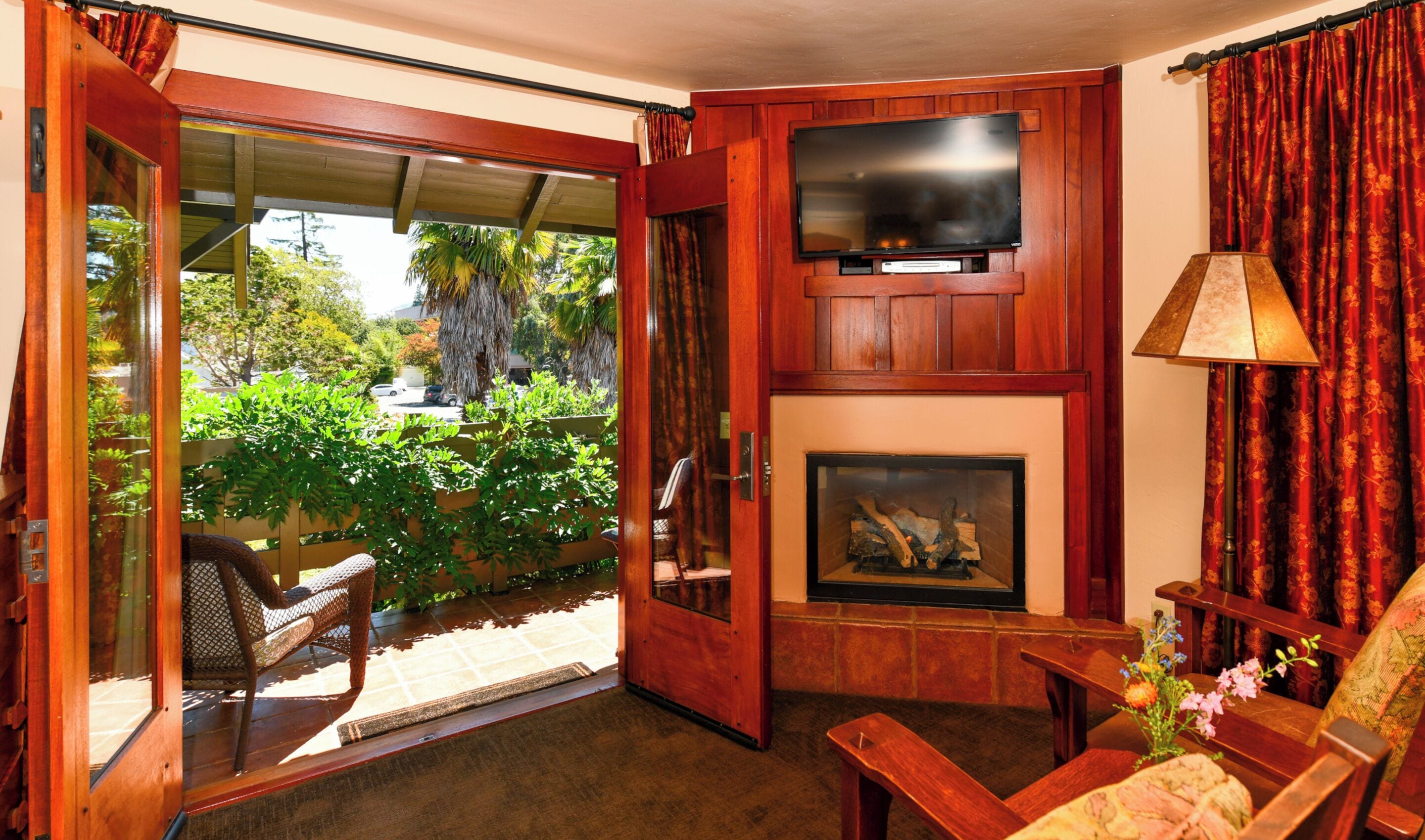 スーペリア ルーム キングベッド 1 台 暖炉 (04 Spa) | リビング エリア